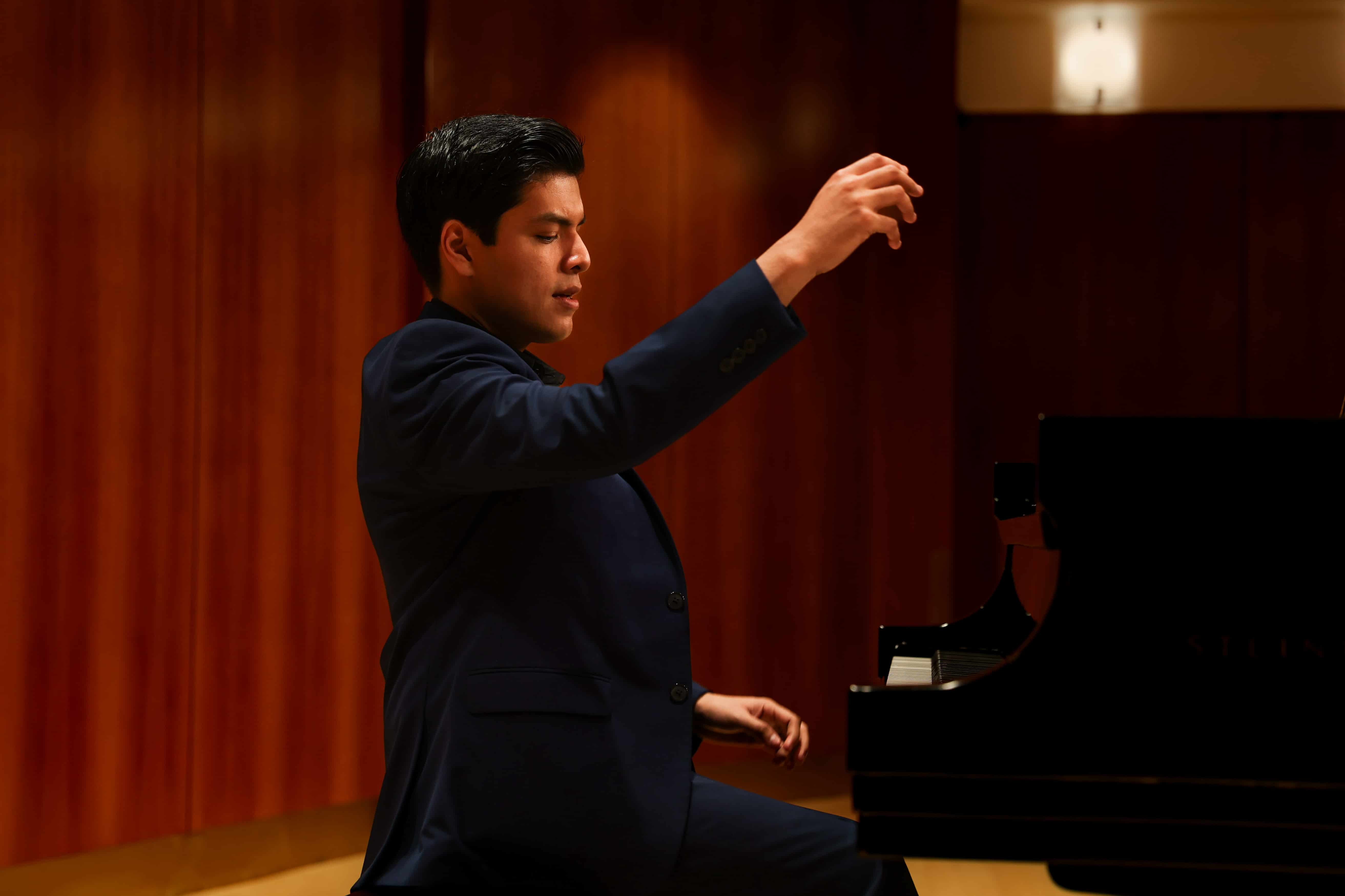 Giancarlo Llerena at the piano